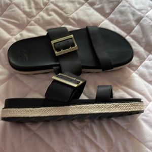 Sorel womens 10.5 black roaming lug slide brand new